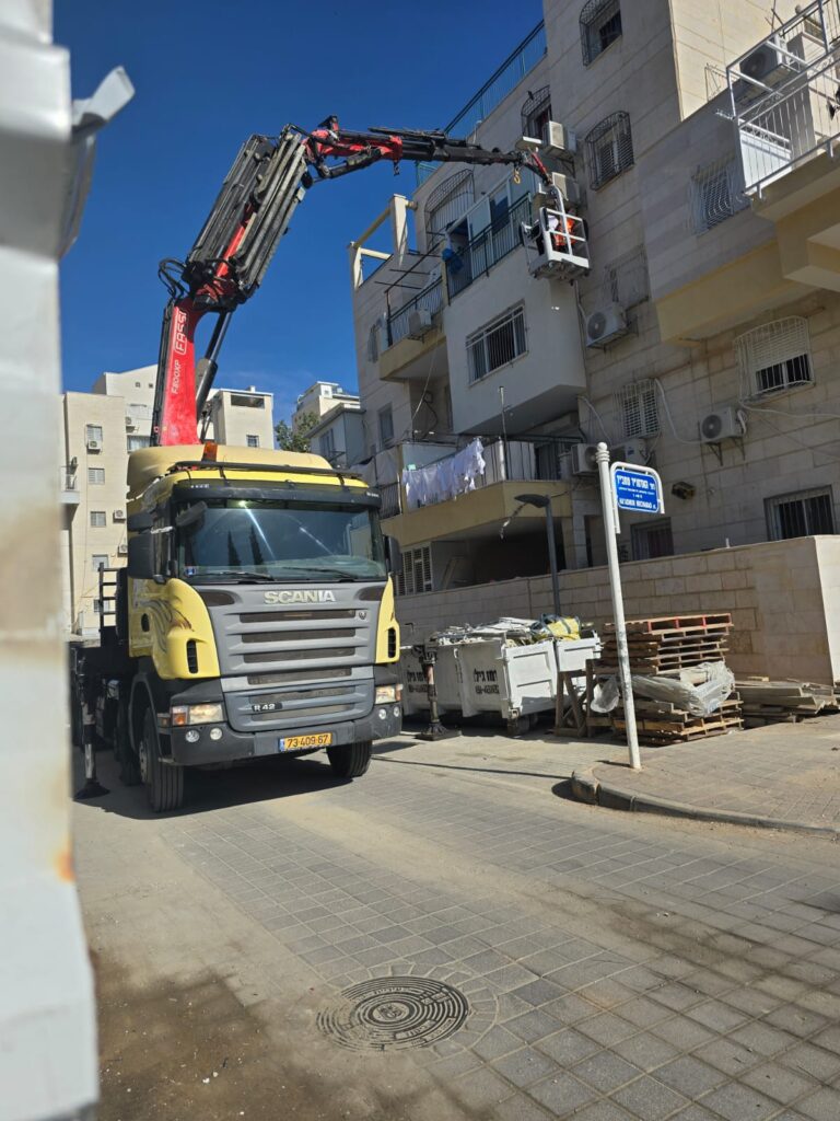 מנוף סל להשכרה